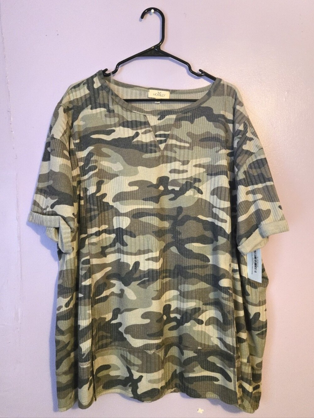 HOPELY 1X Ribbed Knit Top in Camo